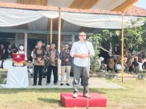 Perayaan HUT ke-64, Plt Bupati Nurkholes Apresiasi Kemajuan SMPN 1 Comal